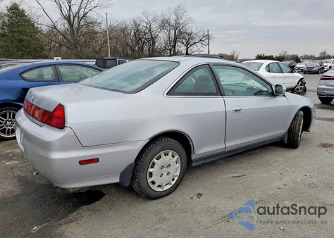 2001 Honda Accord Lx из США, поврежденный, VIN 1HGCG32971A006400